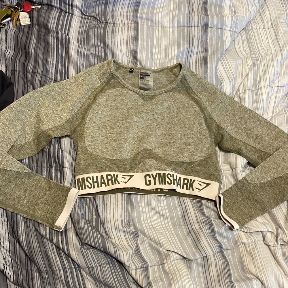Gymshark, athletic crop, long sleeve, size medium fast shipping